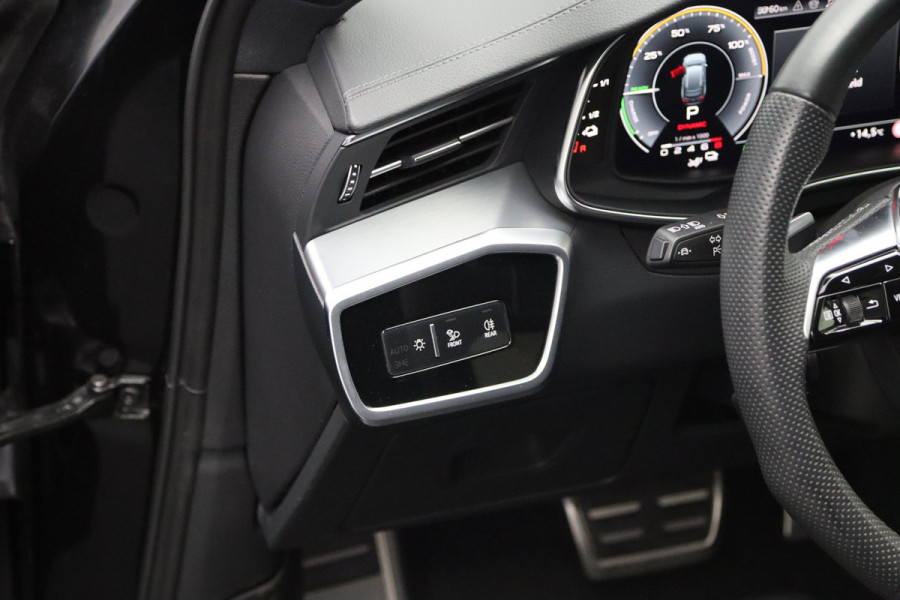 Audi A6 Avant 55 TFSI e 367 PK Quattro Competiton S-Line Edition, Panoramadak, Memory, Camera, Adap. Cruise Control