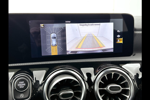 Mercedes-Benz A-Klasse 160 Business Solution Luxury Ledkoplampen | MBUX augmented reality voor navigatie | Sfeerverlichting | Stoelverwarming voor | Achteruitrijcamera. Inclusief 24 maanden Mercedes-Benz Certified garantie voor Europa.