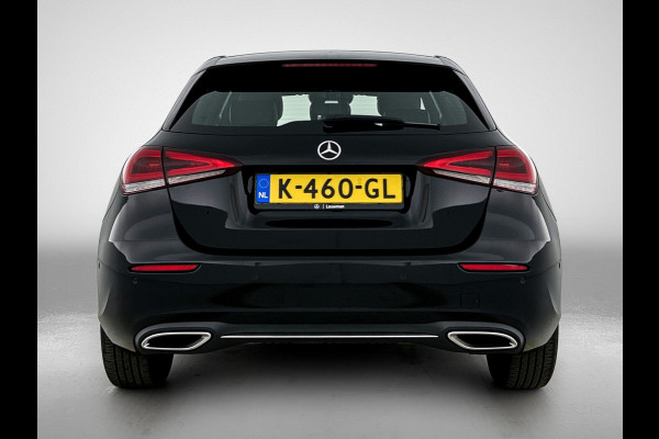 Mercedes-Benz A-Klasse 160 Business Solution Luxury Ledkoplampen | MBUX augmented reality voor navigatie | Sfeerverlichting | Stoelverwarming voor | Achteruitrijcamera. Inclusief 24 maanden Mercedes-Benz Certified garantie voor Europa.