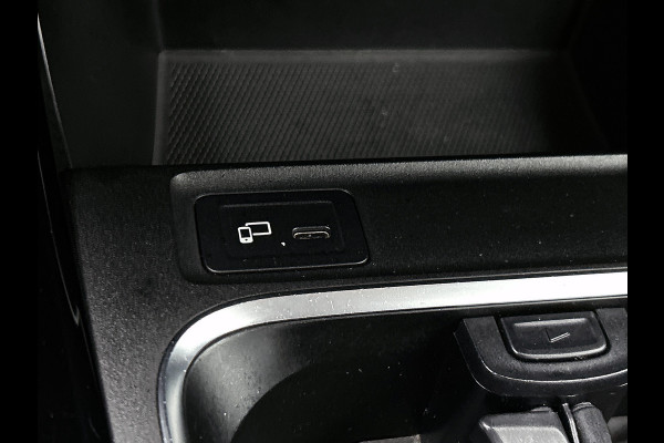 Mercedes-Benz A-Klasse 160 Business Solution Luxury Ledkoplampen | MBUX augmented reality voor navigatie | Sfeerverlichting | Stoelverwarming voor | Achteruitrijcamera. Inclusief 24 maanden Mercedes-Benz Certified garantie voor Europa.