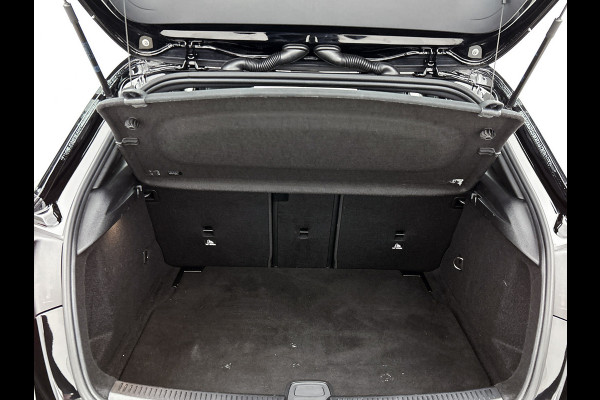 Mercedes-Benz A-Klasse 160 Business Solution Luxury Ledkoplampen | MBUX augmented reality voor navigatie | Sfeerverlichting | Stoelverwarming voor | Achteruitrijcamera. Inclusief 24 maanden Mercedes-Benz Certified garantie voor Europa.