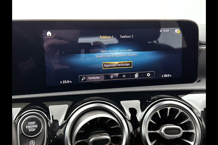 Mercedes-Benz A-Klasse 160 Business Solution Luxury Ledkoplampen | MBUX augmented reality voor navigatie | Sfeerverlichting | Stoelverwarming voor | Achteruitrijcamera. Inclusief 24 maanden Mercedes-Benz Certified garantie voor Europa.
