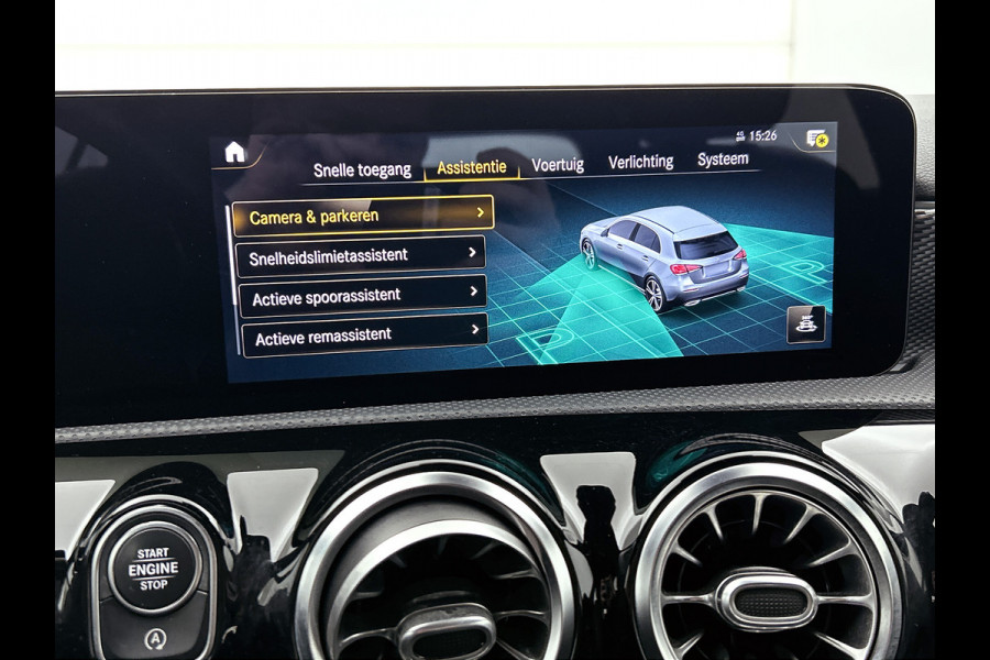 Mercedes-Benz A-Klasse 160 Business Solution Luxury Ledkoplampen | MBUX augmented reality voor navigatie | Sfeerverlichting | Stoelverwarming voor | Achteruitrijcamera. Inclusief 24 maanden Mercedes-Benz Certified garantie voor Europa.