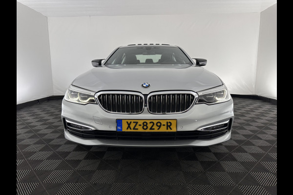 BMW 5 Serie 530e iPerformance High Executive (Plug-in) *PANO | LEATHER | FULL-LED | TOP-VIEW | HARMAN/KARDON | BLINDSPOT | MEMORY-PACK | HEATED-COMFORTSEATS | DIGI-COCKPIT | AMBIENT-LIGHT | NAVI-FULLMAP | 20''ALU*