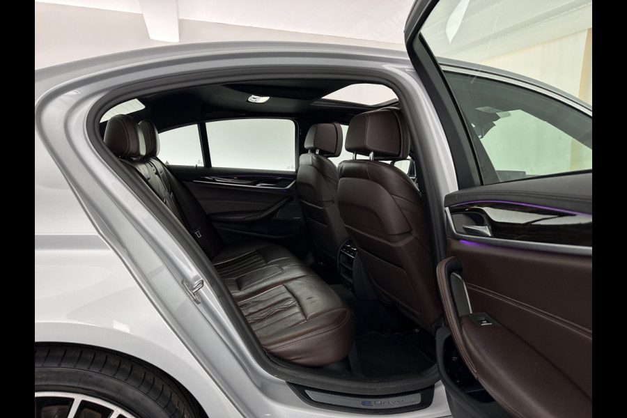BMW 5 Serie 530e iPerformance High Executive (Plug-in) *PANO | LEATHER | FULL-LED | TOP-VIEW | HARMAN/KARDON | BLINDSPOT | MEMORY-PACK | HEATED-COMFORTSEATS | DIGI-COCKPIT | AMBIENT-LIGHT | NAVI-FULLMAP | 20''ALU*