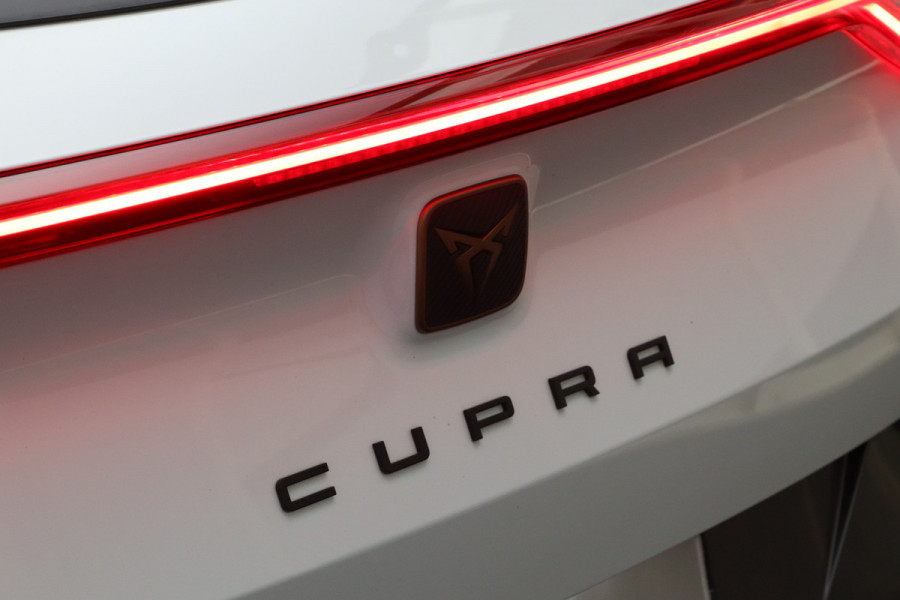 CUPRA Formentor 1.4 e-Hybrid VZ 245 PK Copper Edition PHEV, Panoramadak, Kuipstoelen