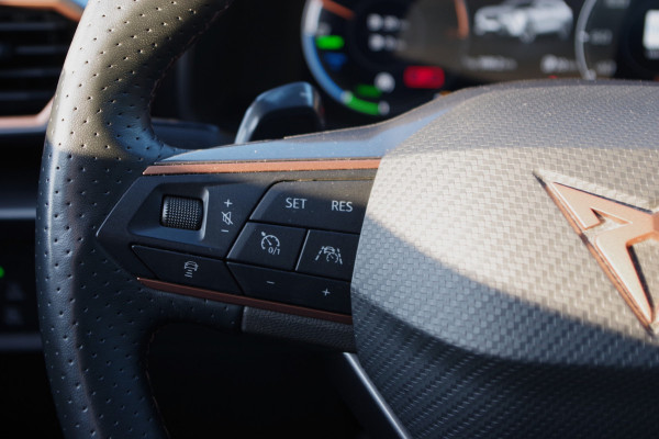 CUPRA Formentor 1.4 e-Hybrid VZ 245 PK Copper Edition PHEV, Panoramadak, Kuipstoelen