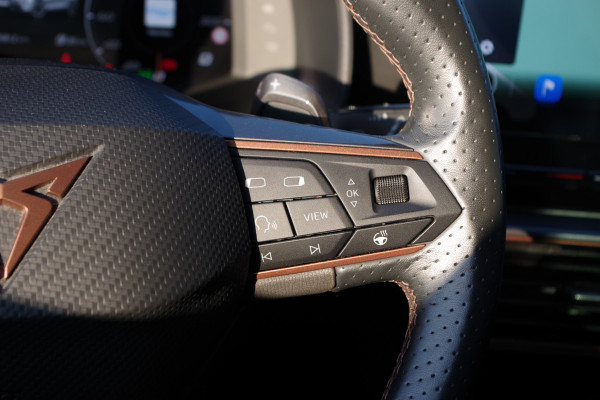 CUPRA Formentor 1.4 e-Hybrid VZ 245 PK Copper Edition PHEV, Panoramadak, Kuipstoelen