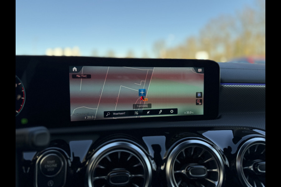 Mercedes-Benz CLA-Klasse Shooting Brake 180 Business Solution Luxury Automaat / Leder / PDC v+a / Navigatie / Keyless / Led