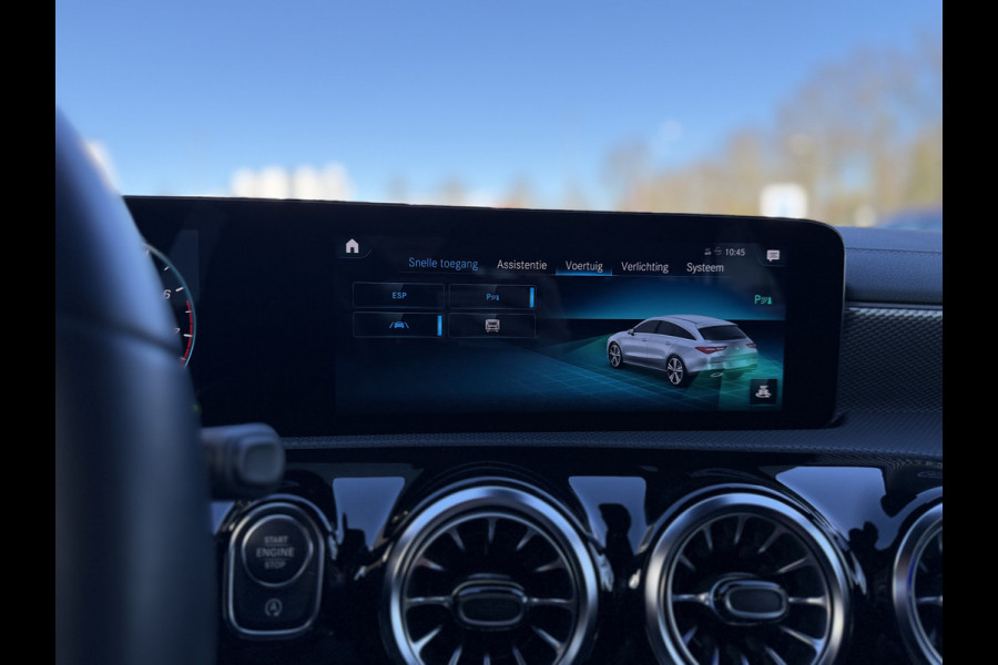 Mercedes-Benz CLA-Klasse Shooting Brake 180 Business Solution Luxury Automaat / Leder / PDC v+a / Navigatie / Keyless / Led