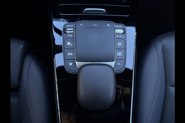 Mercedes-Benz CLA-Klasse Shooting Brake 180 Business Solution Luxury Automaat / Leder / PDC v+a / Navigatie / Keyless / Led