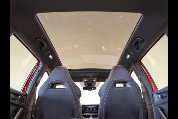 Škoda Kamiq 1.5 TSI ACT Monte Carlo / 150pk / Panorama dak / Elektrische stoelverstelling / Stoelverwarming /