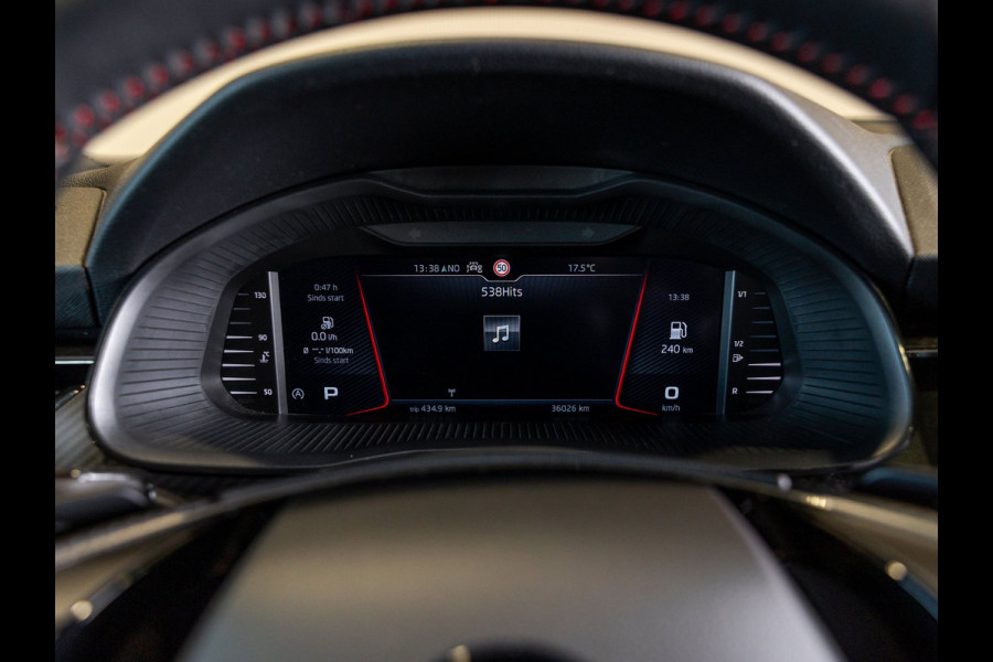 Škoda Kamiq 1.5 TSI ACT Monte Carlo / 150pk / Panorama dak / Elektrische stoelverstelling / Stoelverwarming /