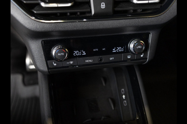 Škoda Kamiq 1.5 TSI ACT Monte Carlo / 150pk / Panorama dak / Elektrische stoelverstelling / Stoelverwarming /