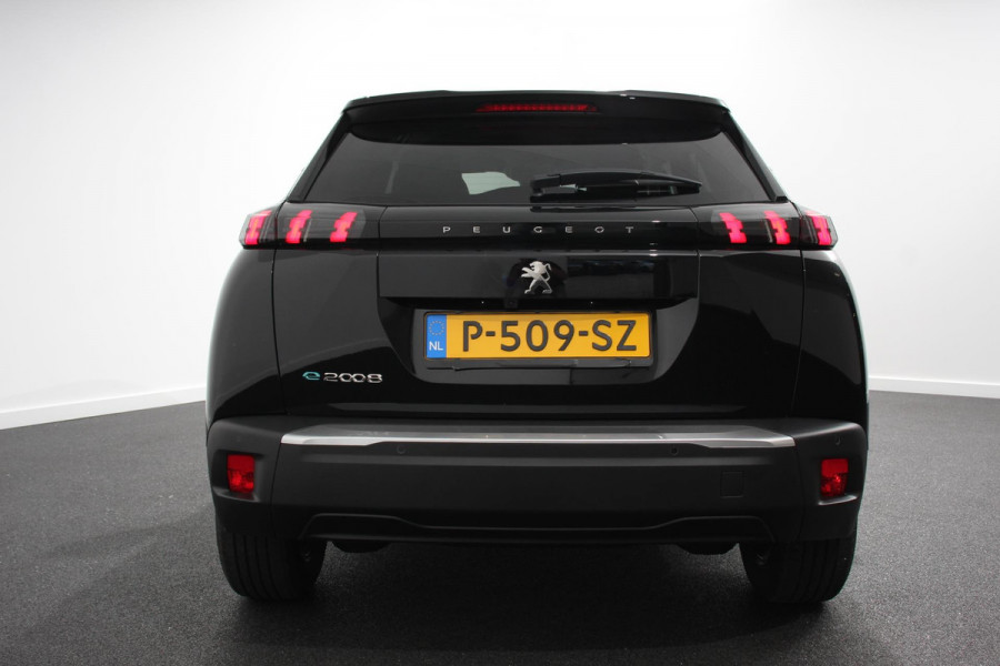 Peugeot e-2008 EV Allure Pack 50 kWh | Navigatie | Climate control | 3D Digitale cockpit | Camera | Lichtmetalen Velgen