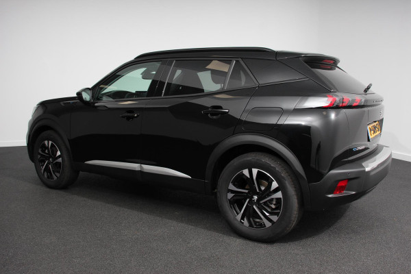 Peugeot e-2008 EV Allure Pack 50 kWh | Navigatie | Climate control | 3D Digitale cockpit | Camera | Lichtmetalen Velgen