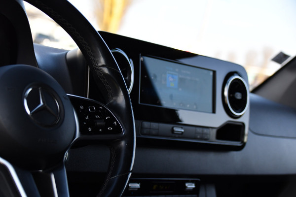 Mercedes-Benz Sprinter 319 3.0 CDI L2H1 AMG Edition Cruise, 360 Camera, Carplay, 10,5'' Mbux, Stoelverwarming, LED, Leder, 190pk, 3500kg Trekhaak, Sensoren, Uniek!