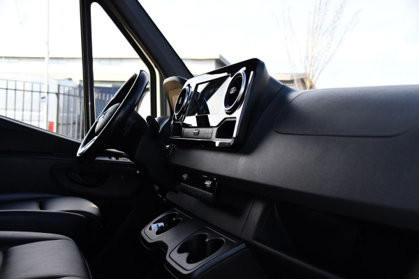 Mercedes-Benz Sprinter 319 3.0 CDI L2H1 AMG Edition Cruise, 360 Camera, Carplay, 10,5'' Mbux, Stoelverwarming, LED, Leder, 190pk, 3500kg Trekhaak, Sensoren, Uniek!