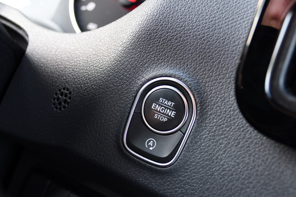 Mercedes-Benz Sprinter 319 3.0 CDI L2H1 AMG Edition Cruise, 360 Camera, Carplay, 10,5'' Mbux, Stoelverwarming, LED, Leder, 190pk, 3500kg Trekhaak, Sensoren, Uniek!