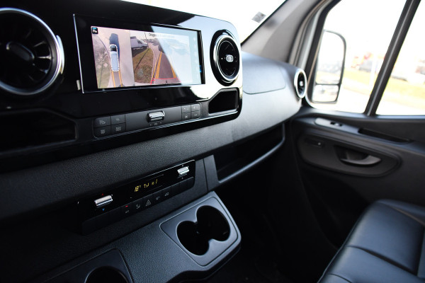 Mercedes-Benz Sprinter 319 3.0 CDI L2H1 AMG Edition Cruise, 360 Camera, Carplay, 10,5'' Mbux, Stoelverwarming, LED, Leder, 190pk, 3500kg Trekhaak, Sensoren, Uniek!