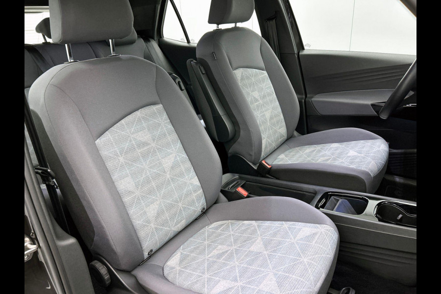 Volkswagen ID.3 Pro 58 kWh Airco ECC Navi Carplay PDC VA + Camera 18" LM Velgen Adaptive Cruise Control Full LED