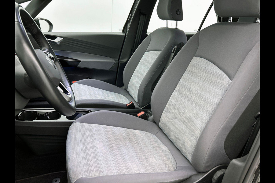 Volkswagen ID.3 Pro 58 kWh Airco ECC Navi Carplay PDC VA + Camera 18" LM Velgen Adaptive Cruise Control Full LED