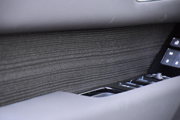 Land Rover Range Rover Velar P400e R-Dynamic SE