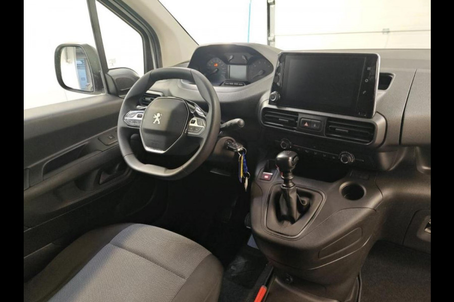 Peugeot Partner 1.2 Benzine 111PK Euro6 Premium / Airco / Navigatie / Cruise-ctr. / Schuifdeur + Raam / Radio multimedia / Apk 03-2026