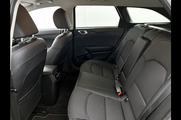 Kia Ceed Sportswagon 1.5 T-GDi 160PK Automaat DynamicPlusLine / Trekhaak / Airco-ecc./ Pdc+Camera / Stoel-Stuurverwarming / 1/2Leder / Apk 08-2027