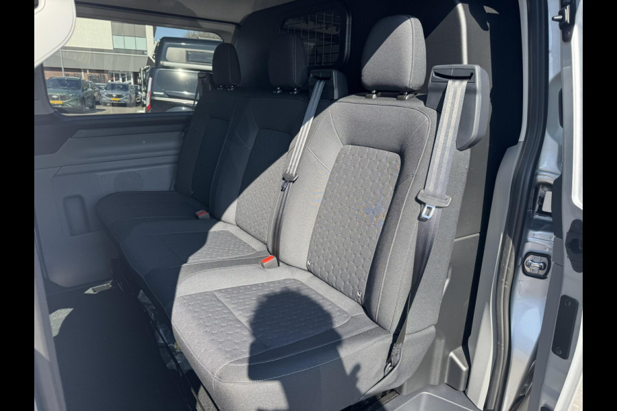 Ford Transit Custom 320 2.5 PHEV L2H1 Limited DC |SCI| Dubbele cabine | Dubbele schuifdeur | 360 graden camera | Adaptieve cruise control | 8-weg verstelbare en verwarmbare passagiersstoel | Inklapbare trekhaak | 17 inch velgen | AGM accu | Reservewiel | 12V aanlsuitpunt