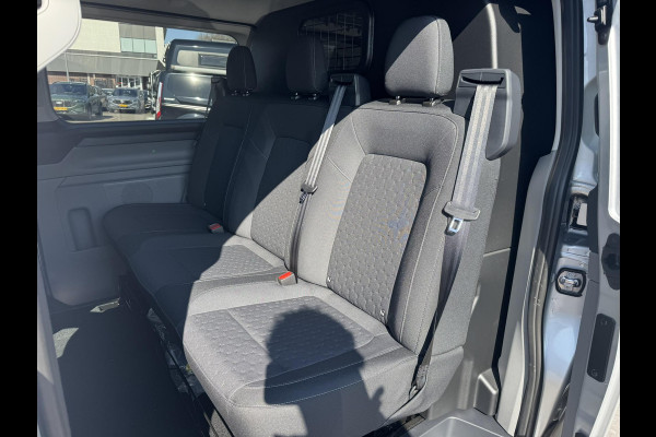 Ford Transit Custom 320 2.5 PHEV L2H1 Limited DC |SCI| Dubbele cabine | Dubbele schuifdeur | 360 graden camera | Adaptieve cruise control | 8-weg verstelbare en verwarmbare passagiersstoel | Inklapbare trekhaak | 17 inch velgen | AGM accu | Reservewiel | 12V aanlsuitpunt