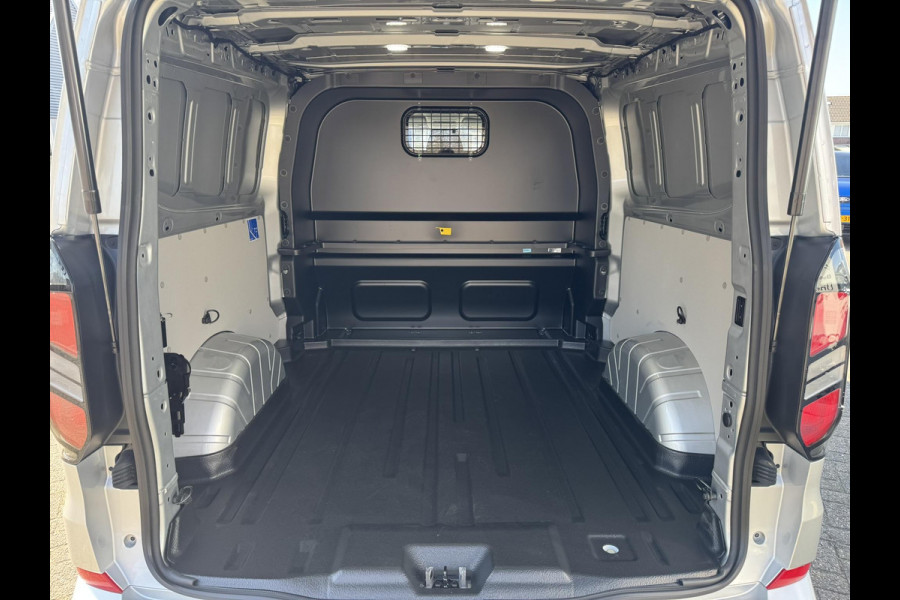 Ford Transit Custom 320 2.5 PHEV L2H1 Limited DC |SCI| Dubbele cabine | Dubbele schuifdeur | 360 graden camera | Adaptieve cruise control | 8-weg verstelbare en verwarmbare passagiersstoel | Inklapbare trekhaak | 17 inch velgen | AGM accu | Reservewiel | 12V aanlsuitpunt