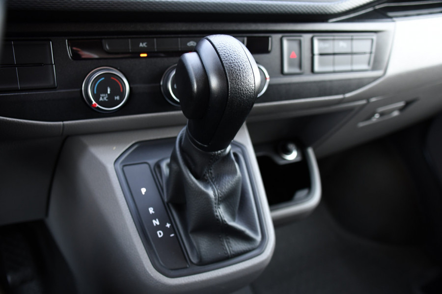 Volkswagen Transporter 2.0 TDI L1H1 30 PB Edition Camera, Cruise, Carplay, 204pk, LED, Multimedia, Automaat, Sensoren,