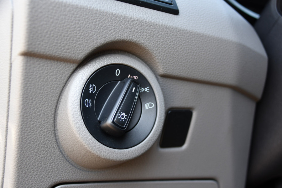 Volkswagen Transporter 2.0 TDI L1H1 30 PB Edition Camera, Cruise, Carplay, 204pk, LED, Multimedia, Automaat, Sensoren,