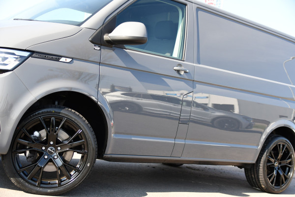 Volkswagen Transporter 2.0 TDI L1H1 30 PB Edition Camera, Cruise, Carplay, 204pk, LED, Multimedia, Automaat, Sensoren,