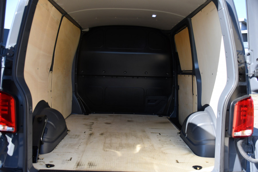 Volkswagen Transporter 2.0 TDI L1H1 30 PB Edition Camera, Cruise, Carplay, 204pk, LED, Multimedia, Automaat, Sensoren,