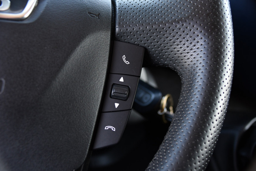 Iveco Daily 35S16V 2.3 352 H3 L PB Edition Camera, Cruise, 3500kg Trekhaak, Automaat, 155pk, Clima, Uniek!