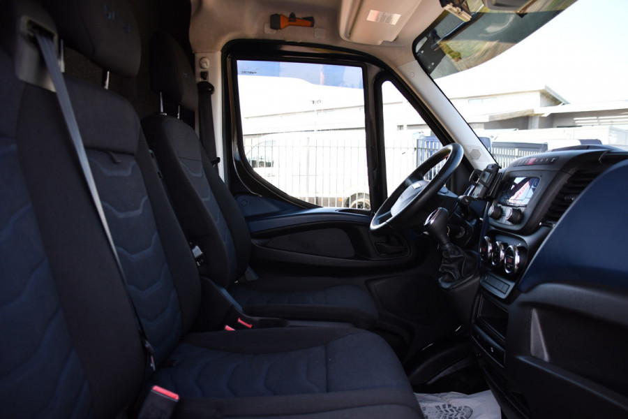 Iveco Daily 35S16V 2.3 352 H3 L PB Edition Camera, Cruise, 3500kg Trekhaak, Automaat, 155pk, Clima, Uniek!