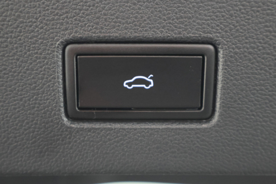 Volkswagen T-Roc 1.0 TSI Style Business ACC, Climate, Apple Carplay, Lane Assist, PDC