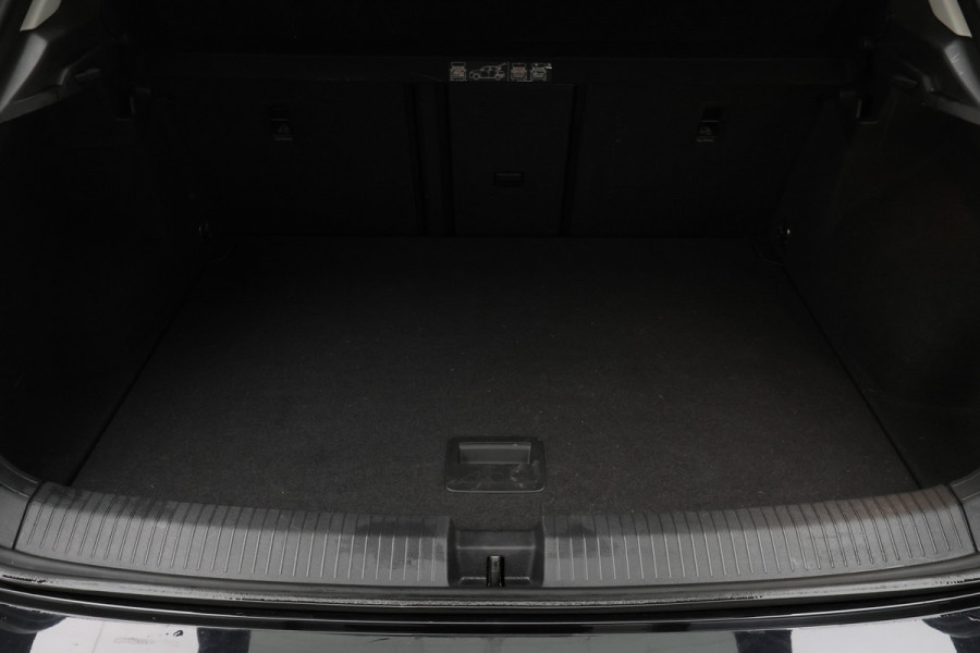 Volkswagen T-Roc 1.0 TSI Style Business ACC, Climate, Apple Carplay, Lane Assist, PDC