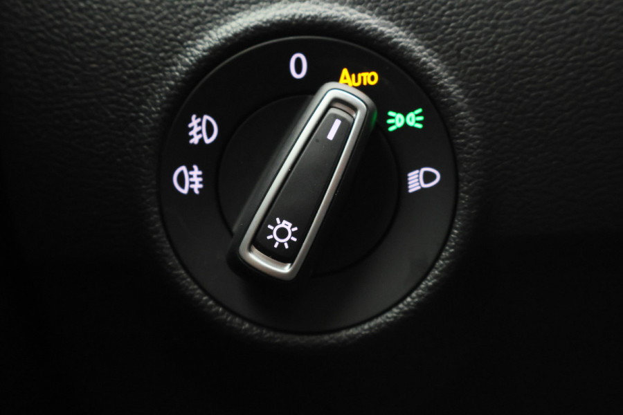 Volkswagen T-Roc 1.0 TSI Style Business ACC, Climate, Apple Carplay, Lane Assist, PDC