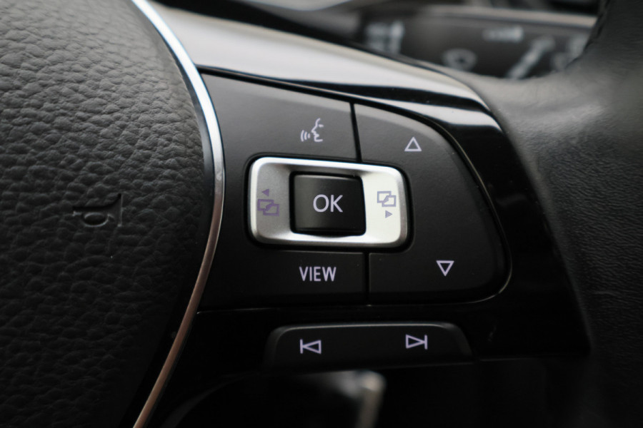 Volkswagen T-Roc 1.0 TSI Style Business ACC, Climate, Apple Carplay, Lane Assist, PDC