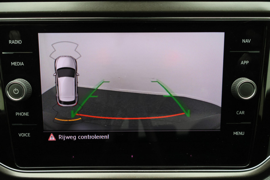 Volkswagen T-Roc 1.0 TSI Style Business ACC, Climate, Apple Carplay, Lane Assist, PDC