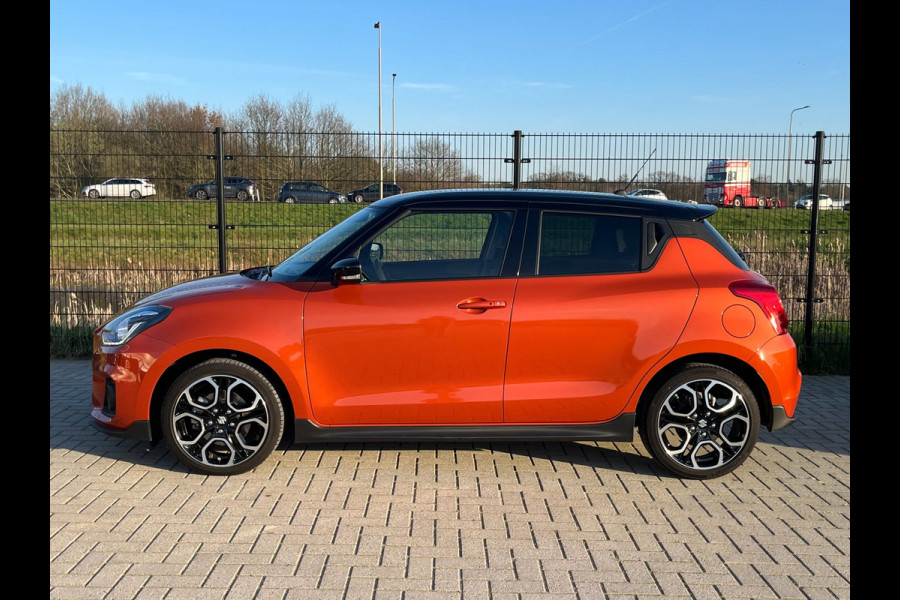 Suzuki Swift 1.4 Sport Smart Hybrid | Camera | KeyLess | CarPlay | 8000KM |