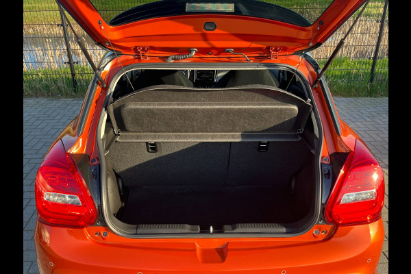 Suzuki Swift 1.4 Sport Smart Hybrid | Camera | KeyLess | CarPlay | 8000KM |