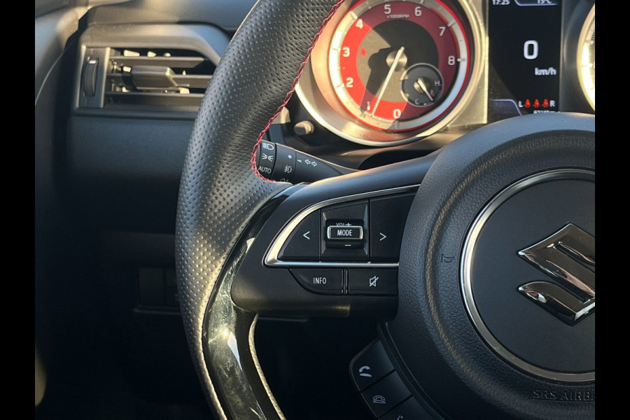 Suzuki Swift 1.4 Sport Smart Hybrid | Camera | KeyLess | CarPlay | 8000KM |