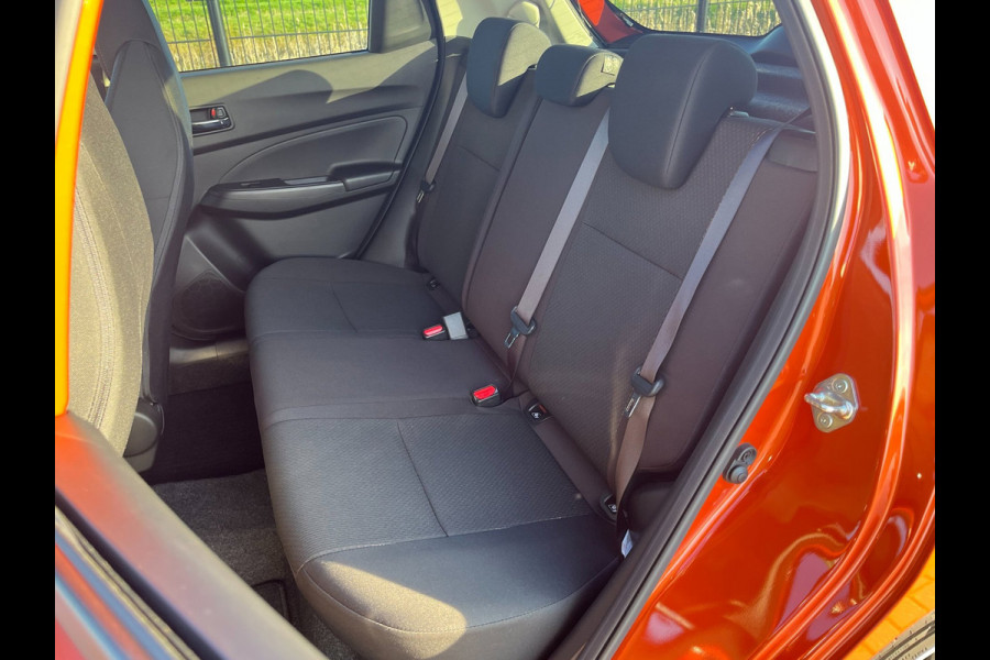 Suzuki Swift 1.4 Sport Smart Hybrid | Camera | KeyLess | CarPlay | 8000KM |