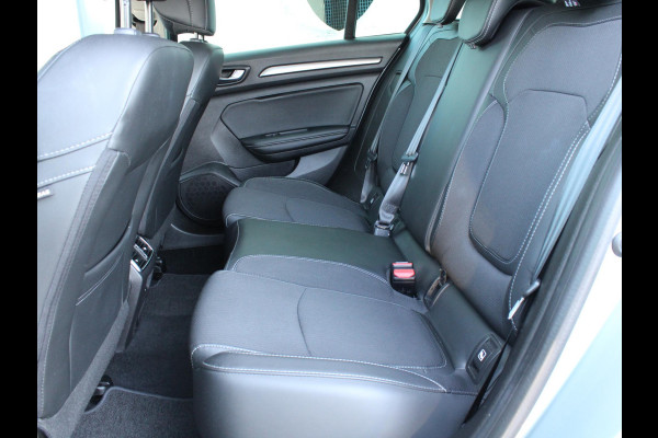 Renault Mégane Estate 1.6 E-Tech Plug-In Hybrid 160 R.S. Line | APPLE CARPLAY/ ANDROID AUTO |