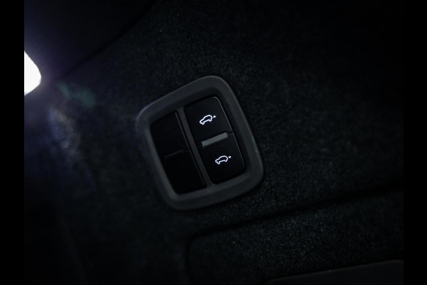 Porsche Cayenne Coupé 3.0 E-Hybrid Black Edition | Sportuitlaat | Stoelverwarming en verkoeling | Sport Chrono |