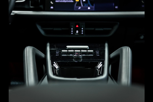 Porsche Cayenne Coupé 3.0 E-Hybrid Black Edition | Sportuitlaat | Stoelverwarming en verkoeling | Sport Chrono |